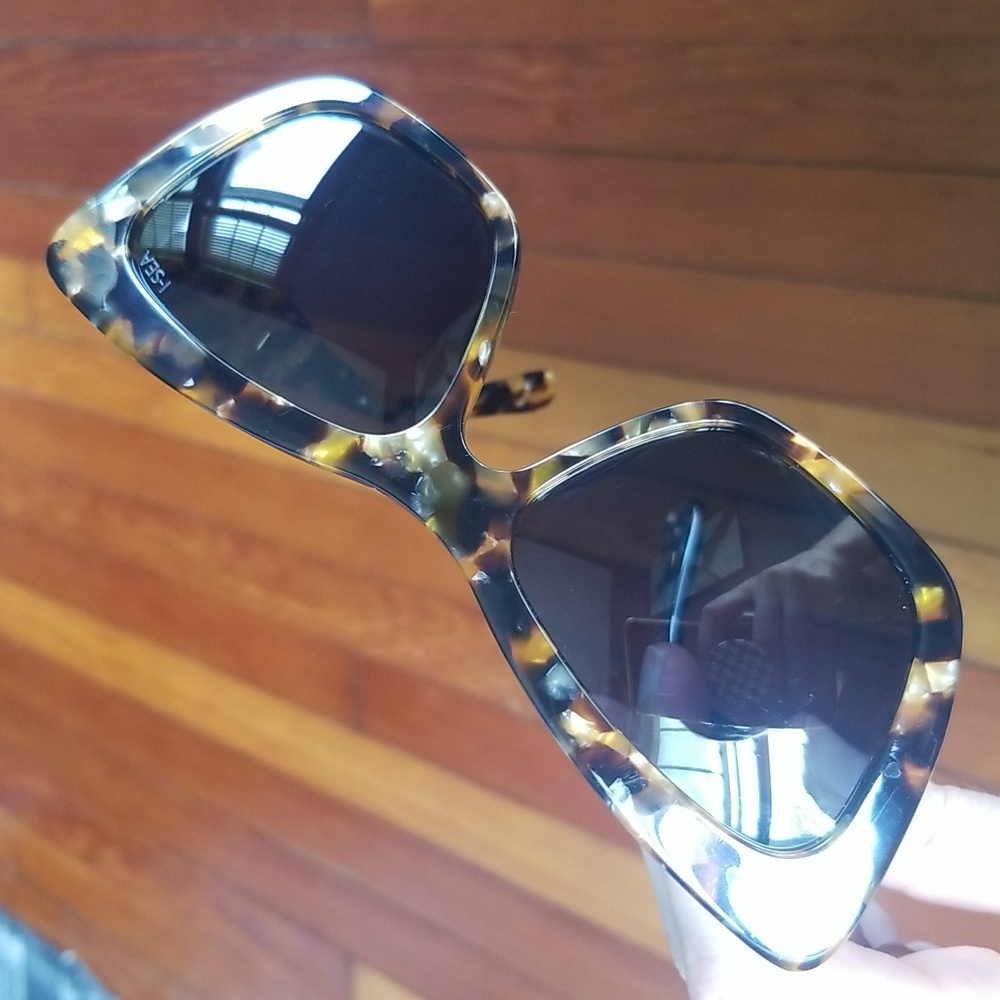 I-SEA Tortoise Shell Sunglasses - Picture 3 of 14